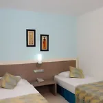 Hotel Queen By Important Group Travel