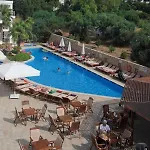 Queen By Important Group Travel Hotel