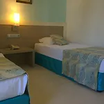 Hotel Queen By Important Group Travel 4*