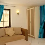 Hotel Queen By Important Group Travel 4*