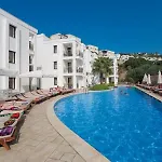 Queen By Important Group Travel 4*