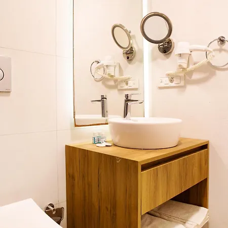 Queen By Important Group Travel Lägenhetshotell Bodrum
