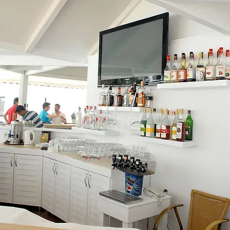 Ξενοδοχείο Queen By Important Group Travel