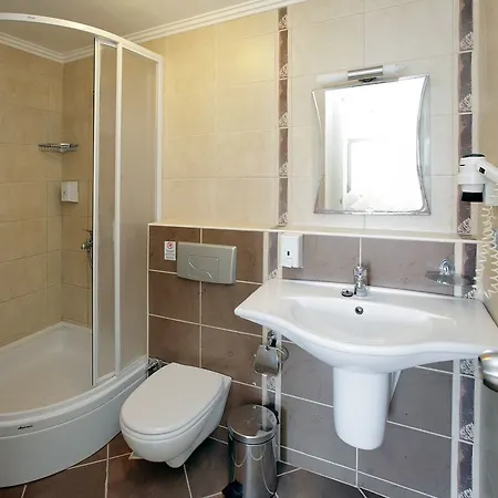 Queen By Important Group Travel Ξενοδοχείο