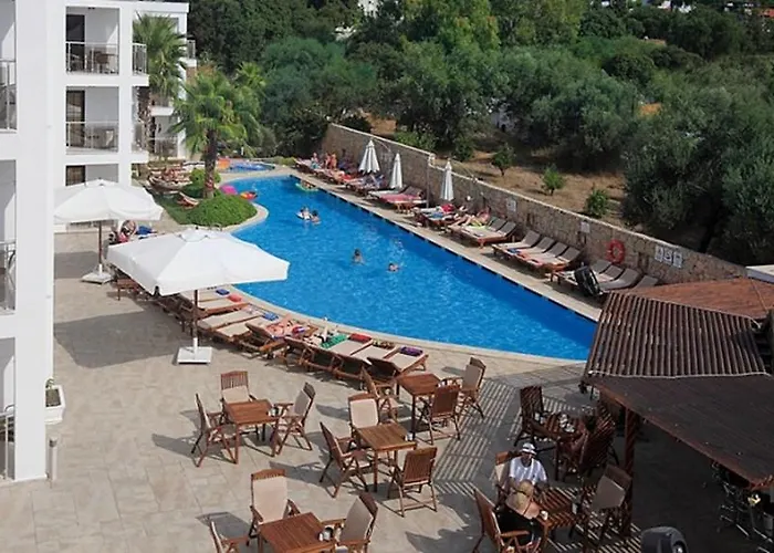 Queen By Important Group Travel Hotel 4*