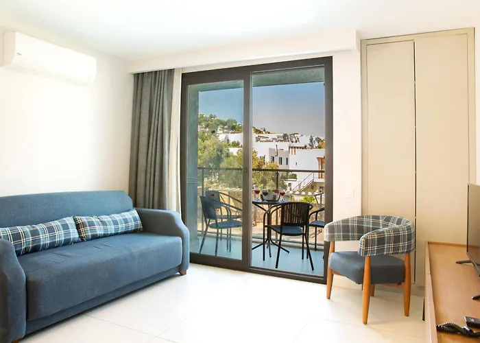 Hotel Queen By Important Group Travel