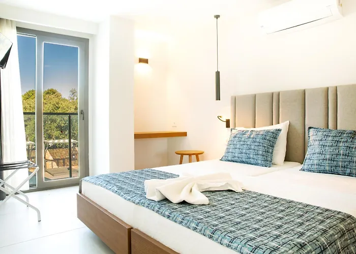 Hotel Queen By Important Group Travel 4*