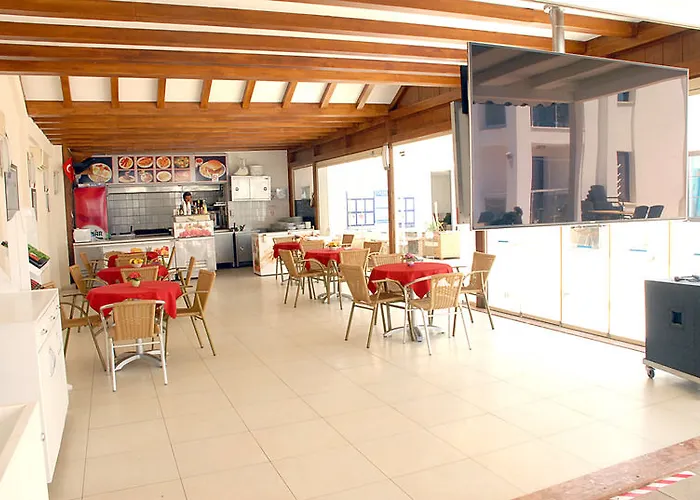 Queen By Important Group Travel