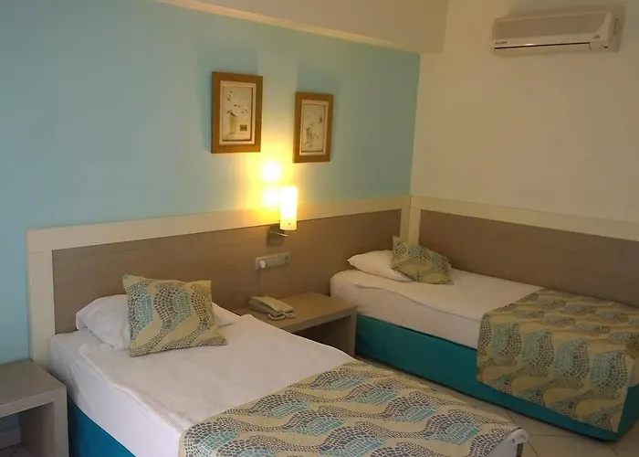 Hotel Queen By Important Group Travel