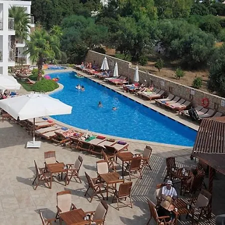 Queen By Important Group Travel Aparthotel 3*