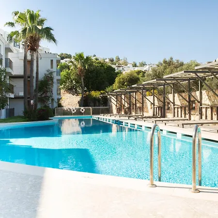 Queen By Important Group Travel Aparthotel 3*