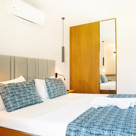 Queen By Important Group Travel Hotel