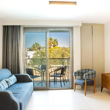 Queen By Important Group Travel Aparthotel