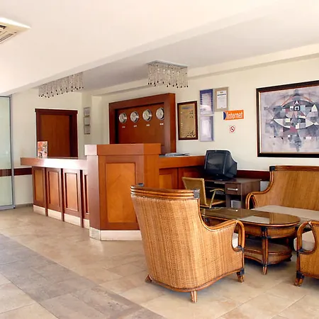Aparthotel Queen By Important Group Travel 3*