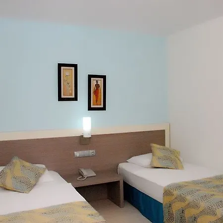 Aparthotel Queen By Important Group Travel