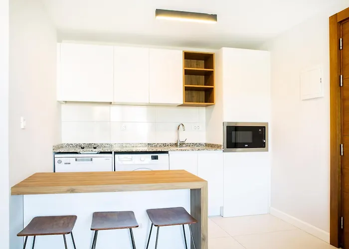 Queen By Important Group Travel Hotel 4*