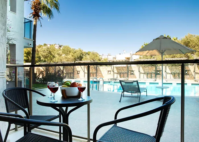 Queen By Important Group Travel Hotel 4*