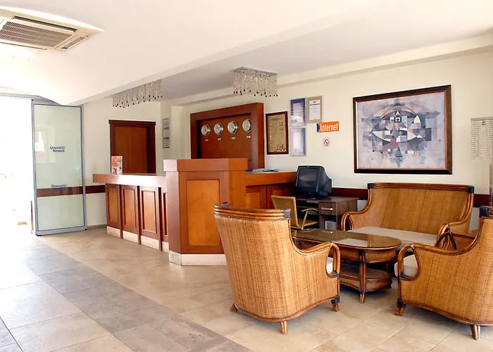 Hotel Queen By Important Group Travel 4*