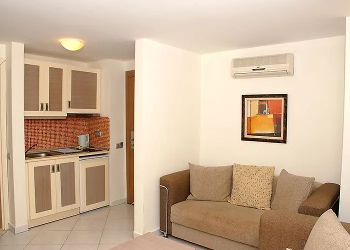 Hotel Queen By Important Group Travel Gumbet