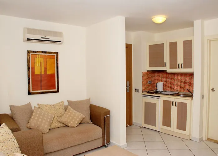 Queen By Important Group Travel