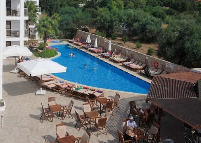 Queen By Important Group Travel Hotel