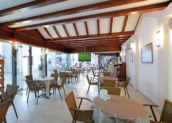 Queen By Important Group Travel Hotel