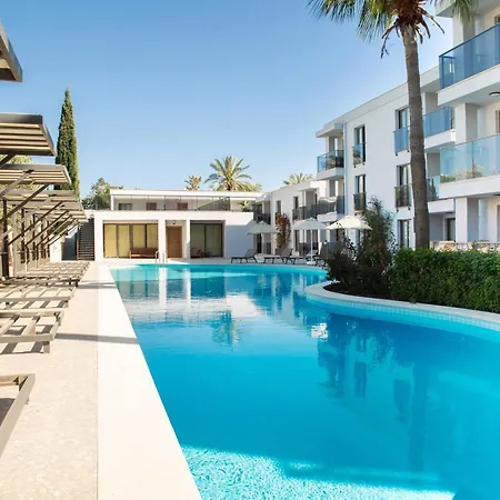 Queen By Important Group Travel